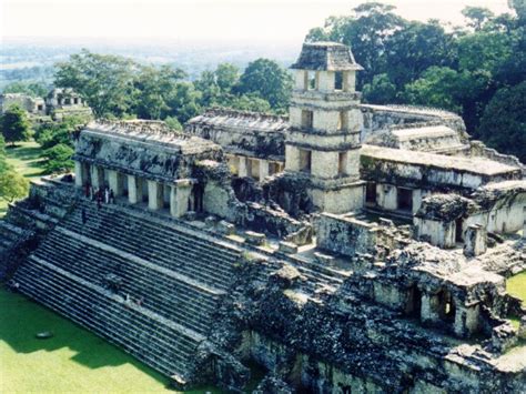 Der Aufstieg des Sonnentempels von Ciudad Perdida; eine präkolumbianische architektonische Meisterleistung und ein Zentrum des spirituellen Lebens der Tayrona-Kultur